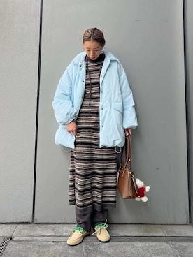 「アイテム（モカシン/デッキシューズ）」を使った、Mila Owenさん（レディース・158cm）の冬コーディネート