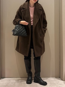「アイテム（ステンカラーコート）」を使った、Mila Owenさん（レディース・169cm）の秋コーディネート
