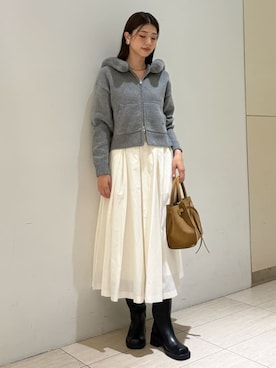 Mila Owenさん(レディース・169cm)の秋コーディネート