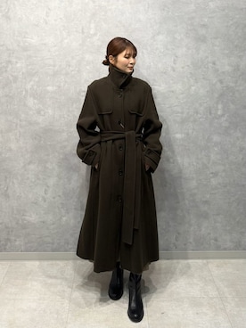 「アイテム（ステンカラーコート）」を使った、Mila Owenさん（レディース・155cm）の秋コーディネート