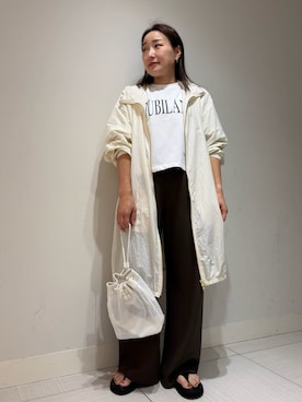Mila Owenさんのコーディネート