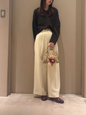 「アイテム（キーケース/キーアクセサリー）」を使った、Mila Owenさん（レディース・169cm）の冬コーディネート