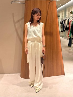 Mila Owenさんのコーディネート
