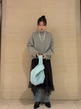 「アイテム（エコバッグ/サブバッグ）」を使った、Mila Owenさん（レディース・155cm）の冬コーディネート