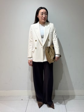 Mila Owenさんのコーディネート