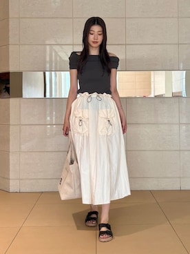 Mila Owenさんのコーディネート