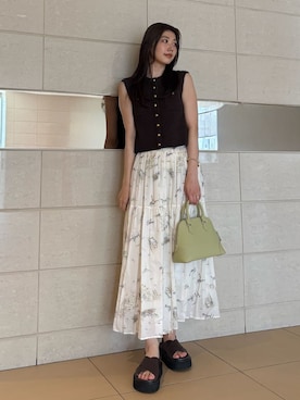 Mila Owenさん（レディース・169cm）の春コーディネート