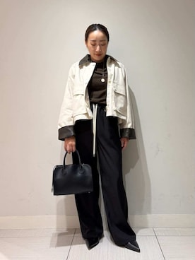 「アイテム（ミリタリージャケット）」を使った、Mila Owenさん（レディース・155cm）の秋コーディネート