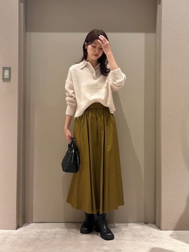 「アイテム（ポロシャツ）」を使った、Mila Owenさん（レディース・169cm）の秋コーディネート