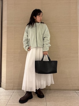 Mila Owenさん（レディース・155cm）の秋コーディネート