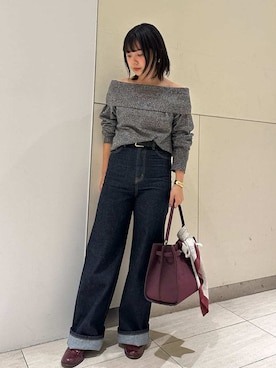 「アイテム（バンダナ/スカーフ）」を使った、Mila Owenさん（レディース・157cm）の秋コーディネート