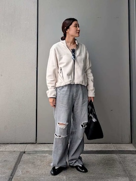 「アイテム（チューブトップ）」を使った、Mila Owenさん（レディース・156cm）の秋コーディネート
