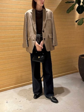 Mila Owenさん（レディース・175cm）の冬コーディネート