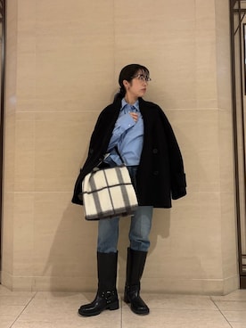 「アイテム（ストール/ショール、その他）」を使った、Mila Owenさん（レディース・155cm）の秋コーディネート