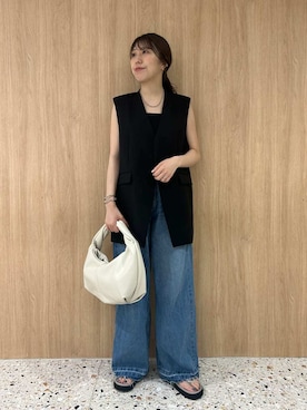 「アイテム（チューブトップ）」を使った、Mila Owenさん（レディース・161cm）の夏コーディネート
