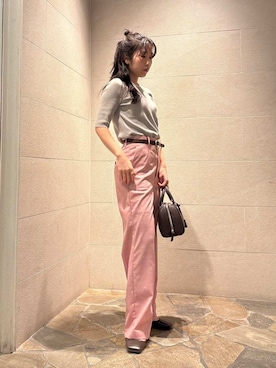 Mila Owenさんのコーディネート