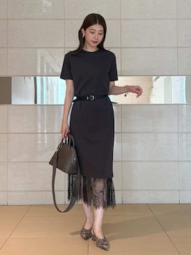 「アイテム（イヤリング）」を使った、Mila Owenさん（レディース・169cm）の夏コーディネート