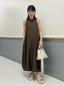 「Mila Owen（ミラオーウェン）のワイドショルダーミドルボストンバッグ（ボストンバッグ、ホワイト系）」を使った、Mila Owenさんの春コーディネート