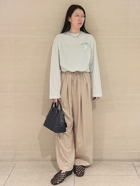 「アイテム（バレエシューズ、ブラウン系）」を使った、Mila Owenさん（レディース・160cm）の夏コーディネート