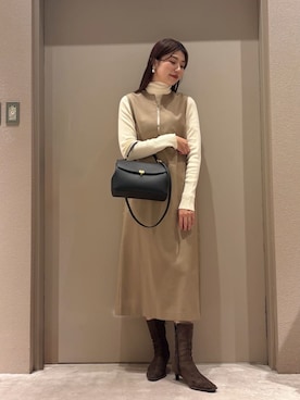 「アイテム（ワンピース/ドレス）」を使った、Mila Owenさん（レディース・169cm）の冬コーディネート