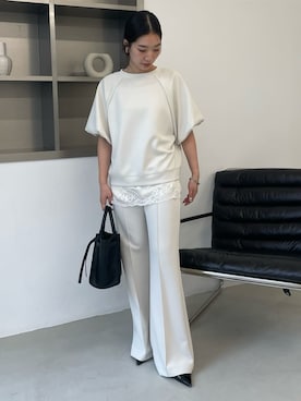 Mila Owenさんのコーディネート