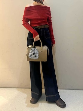 「アイテム（チャーム）」を使った、Mila Owenさん（レディース・158cm）の秋コーディネート