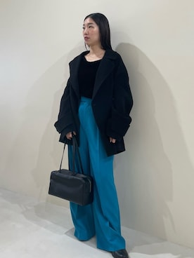 「アイテム（ピーコート）」を使った、Mila Owenさん（レディース・158cm）の秋コーディネート