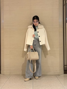 「アイテム（チェスターコート、ホワイト系）」を使った、Mila Owenさん（レディース・155cm）の秋コーディネート