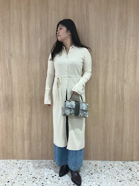 Mila Owenさん（レディース・157cm）の冬コーディネート