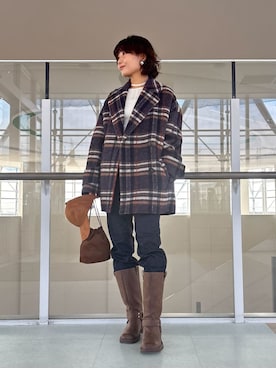 「アイテム（ピーコート）」を使った、Mila Owenさん（レディース・160cm）の秋コーディネート