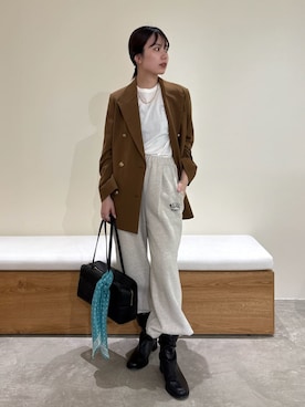 「アイテム（テーラードジャケット、イエロー系）」を使った、Mila Owenさん（レディース・160cm）の夏コーディネート
