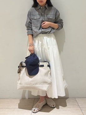 「Mila Owen（ミラオーウェン）のウエストボリュームフレアスカート（スカート、ホワイト系）」を使った、Mila Owenさんの春コーディネート