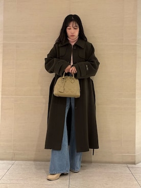 「アイテム（ステンカラーコート）」を使った、Mila Owenさん（レディース・155cm）の秋コーディネート