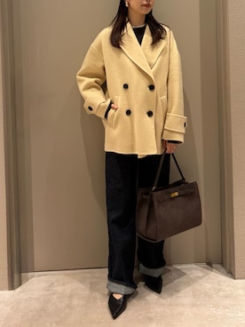 「アイテム（ピーコート）」を使った、Mila Owenさん（レディース・169cm）の秋コーディネート