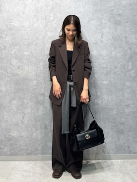 Mila Owenのテーラードジャケットを使った人気ファッション