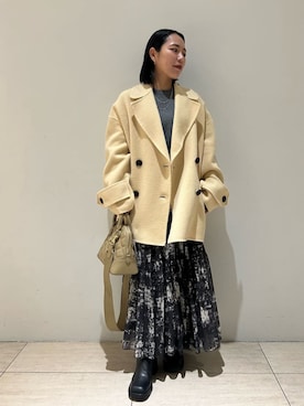 「アイテム（ピーコート）」を使った、Mila Owenさん（レディース・151cm）の秋コーディネート