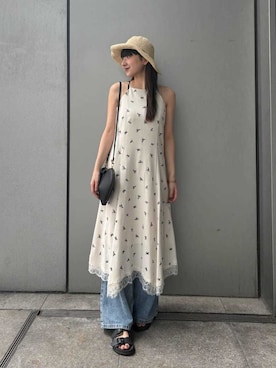 Mila Owenさんのコーディネート