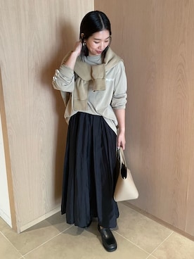 Mila Owenさん（レディース・158cm）の秋コーディネート