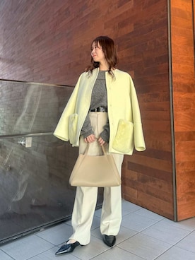 「アイテム（チェスターコート、イエロー系）」を使った、Mila Owenさん（レディース・160cm）の秋コーディネート