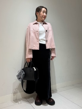 「アイテム（チャーム）」を使った、Mila Owenさん（レディース・155cm）の秋コーディネート