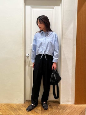 「Mila Owen（ミラオーウェン）のストライプドロストショートシャツ（シャツ/ブラウス、ブルー系）」を使った、Mila Owenさんの春コーディネート