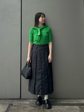 「Mila Owen（ミラオーウェン）のプリーツタックスカート（スカート、グレー系）」を使った、Mila Owenさんの春コーディネート