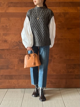 「秋先取りコーデ」｜「アイテム（アクセサリー）」を使った、Mila Owenさん（レディース・159cm）の冬コーディネート