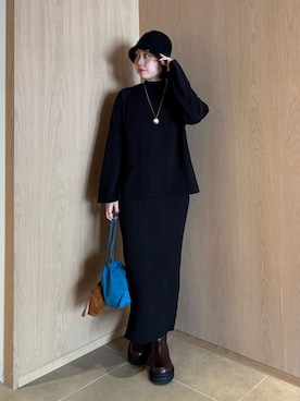 「アイテム（チャーム）」を使った、Mila Owenさん（レディース・163cm）の秋コーディネート