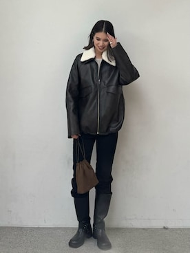 Mila Owenさん（レディース・165cm）の秋コーディネート