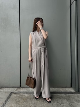 Mila Owenさんのコーディネート