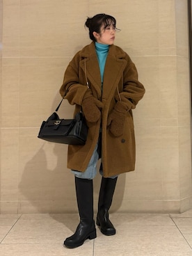 「アイテム（ステンカラーコート）」を使った、Mila Owenさん（レディース・155cm）の秋コーディネート
