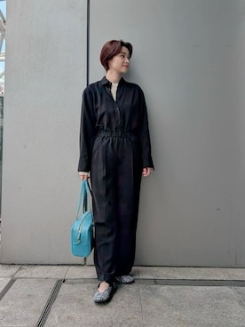 「アイテム（つなぎ/オールインワン）」を使った、Mila Owenさん（レディース・165cm）の秋コーディネート