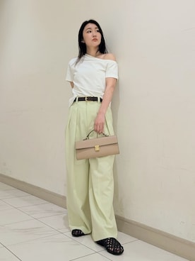 Mila Owenさん（レディース・156cm）の夏コーディネート