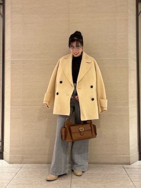 「アイテム（ピーコート）」を使った、Mila Owenさん（レディース・155cm）の秋コーディネート